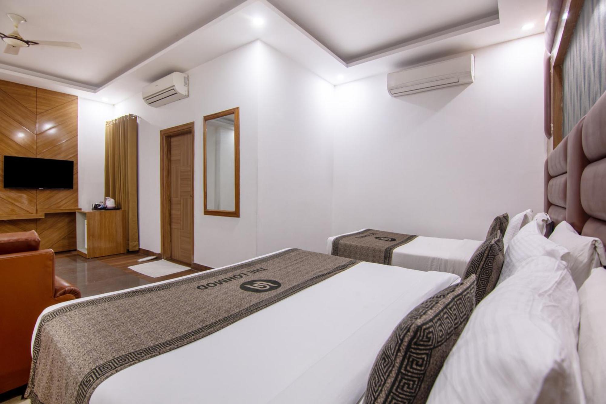 Hotel Lohmod At National Highway 8 - Free Airport Transffer 뉴델리 외부 사진