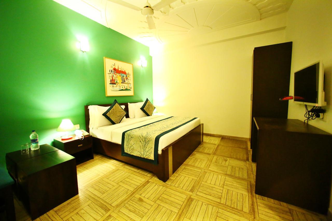Hotel Lohmod At National Highway 8 - Free Airport Transffer 뉴델리 외부 사진
