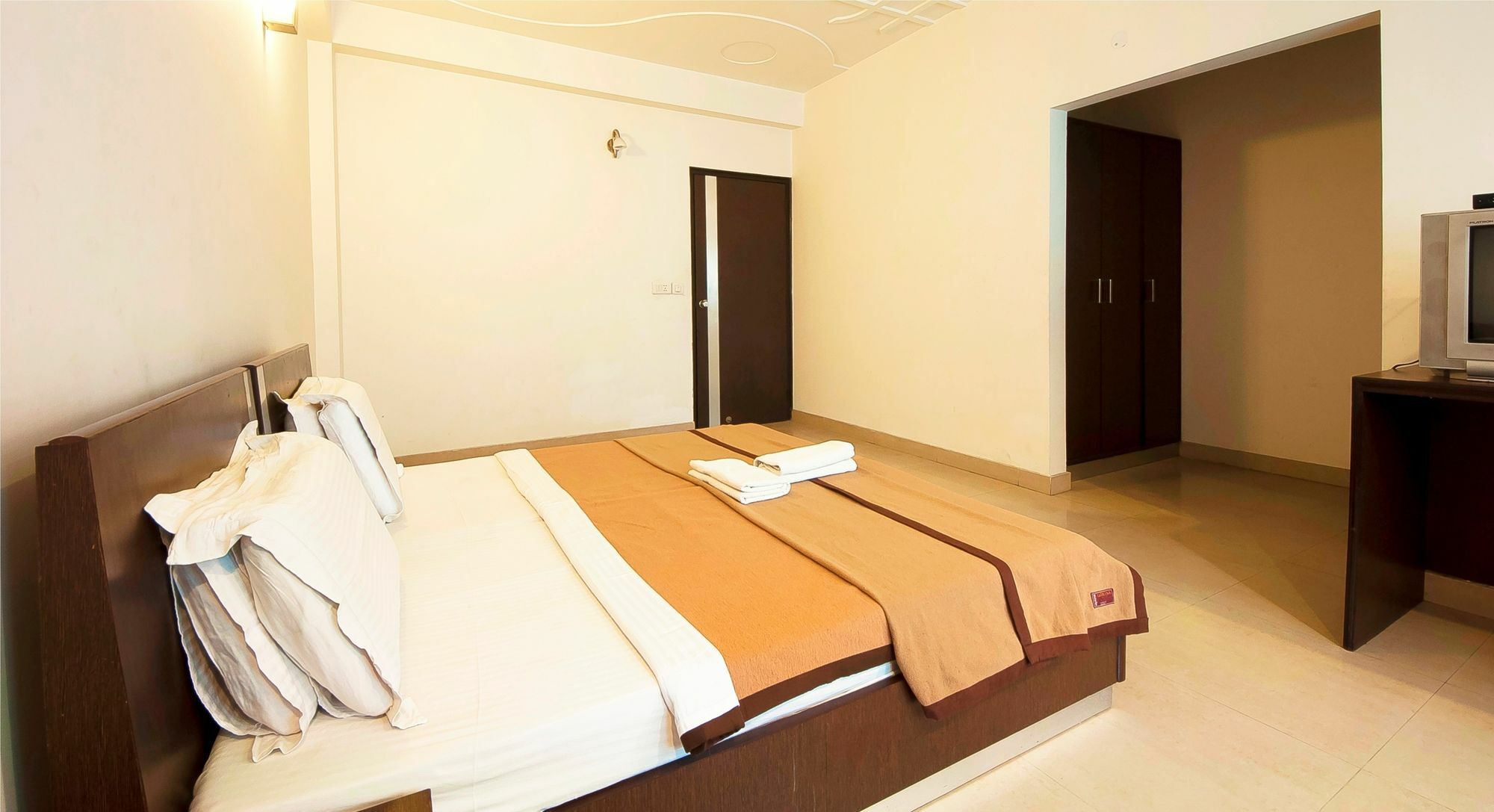 Hotel Lohmod At National Highway 8 - Free Airport Transffer 뉴델리 외부 사진