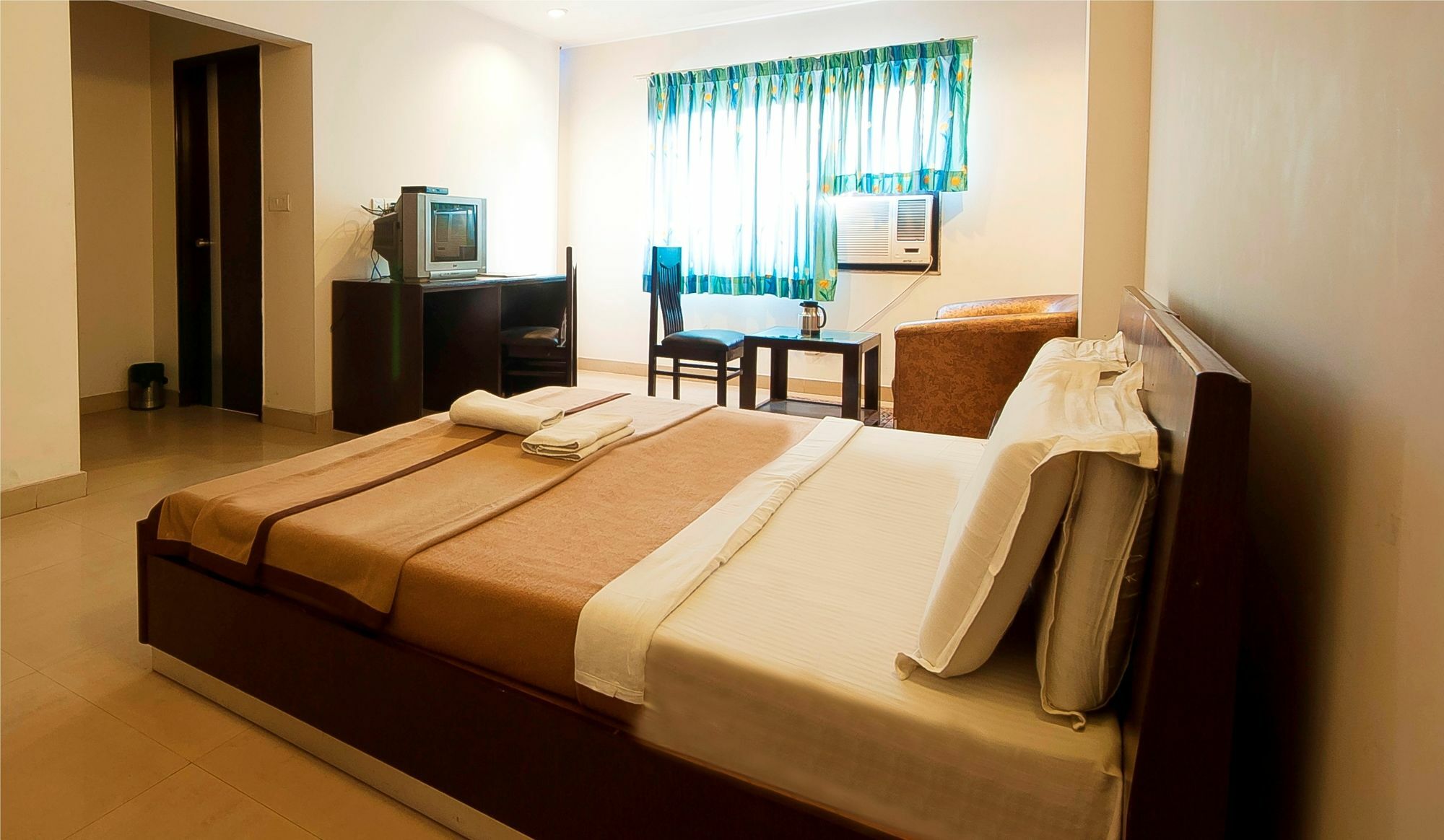 Hotel Lohmod At National Highway 8 - Free Airport Transffer 뉴델리 외부 사진
